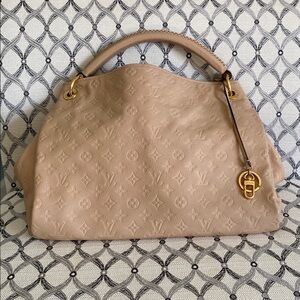 Louis Vuitton Artsy Bag